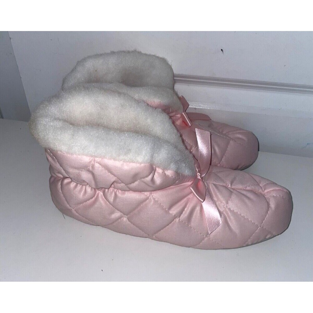 Hanes Women's Vintage NIB Slippers size 6.5-7.5 Pink Quilted Satin Faux Fur